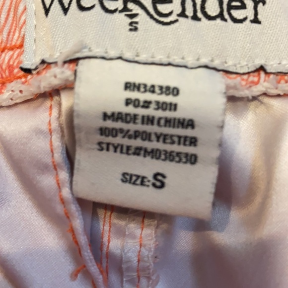 brand: Weekender - Picture 3 of 3